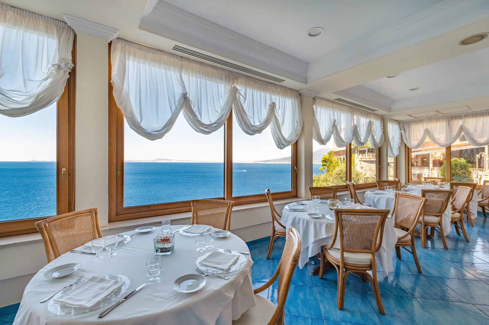 Hotel Restaurant